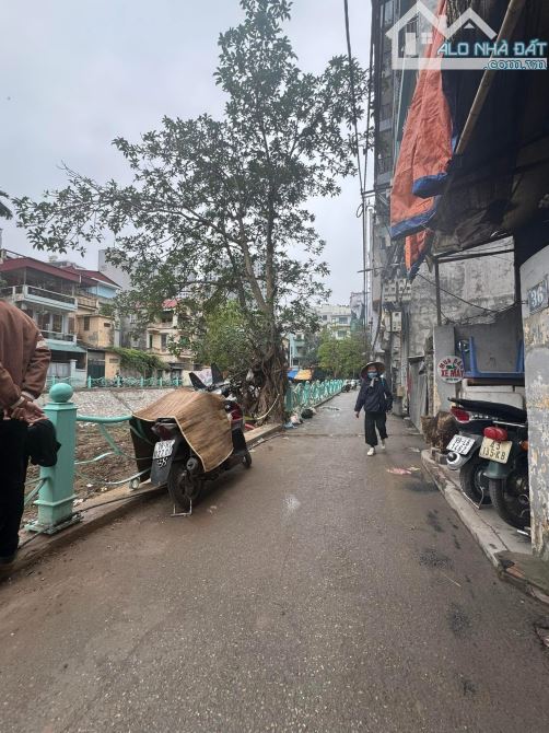 Bán nhà phố Quan Nhân Thanh Xuân, 50m2 5tầng MT5m, 4PN, oto đỗ cửa, 10m ra hồ điều hoà - 12