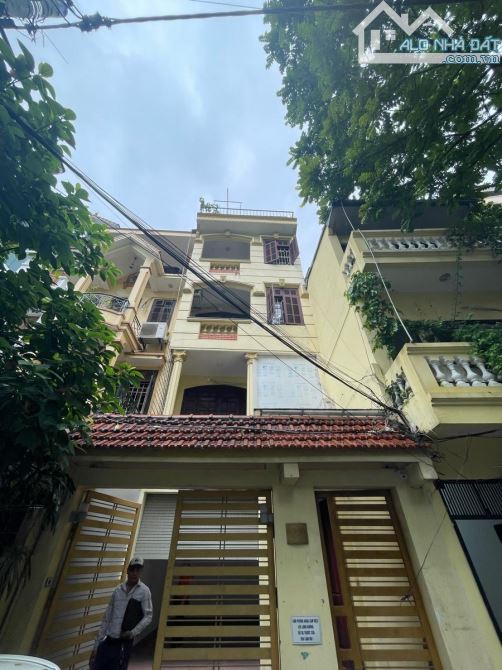 ĐỘI CẤN PHÂN LÔ ÔTÔ TRÁNH 80m 6T MT 5m 25Tỷ VỈA HÈ KHU VỰC DÂN TRÍ CAO TOÀN QUAN CHỨC - 12