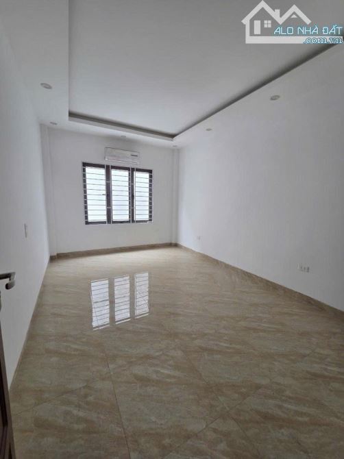 BÁN NHÀ THƯỢNG THANH 35M-5MT-6 TẦNG.5 TỶ NHÀ ĐẸP THIẾT KẾ HIỆN ĐẠI - 2