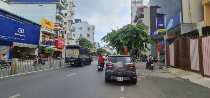 Cho thuê nhà mặt tiền Lũy Bán Bích 104m², 3 Lầu - CẠNH MB BANK - 2