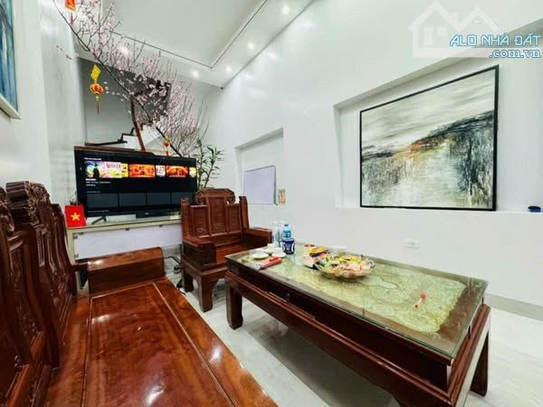BÁN NHÀ TẠ QUANG BỬU - BẠCH MAI- NHÀ ĐẸP DÂN XÂY- 2 MẶT NGÕ TRƯỚC SAU -Ô TÔ ĐỖ CỬA VÀO NHA - 2