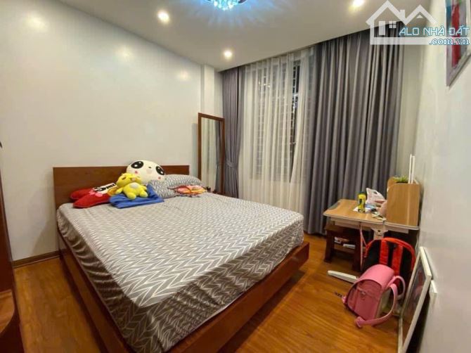 Bán nhà Đống Đa 40m2 5 tầng mặt tiền 6m gía 11,2 tỷ. Nhà đẹp ở ngay. - 2