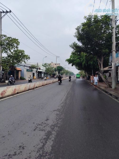 Q.7 -  GÓC 2 MẶT TIỀN  XE HƠI TRÁNH,  CHỈ 15 TỶ, DT KHỦNG 210m² - 2