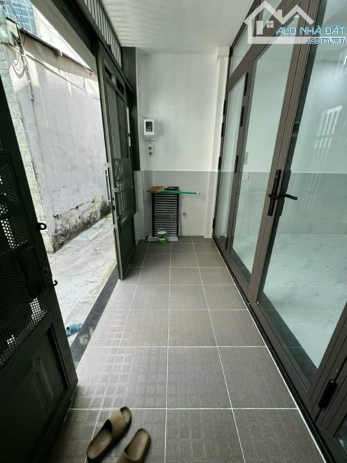Duy nhất nhà Đoàn Văn Bơ, Quận 4 / 52m2 / 2 tỷ 380 triệu / sổ hồng riêng - 2