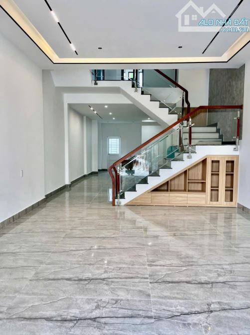 BÁN NHÀ MẶT TIỀN MỚI KENG – FULL NỘI THẤT – XÁCH VALI VÀO Ở NGAY! - 2