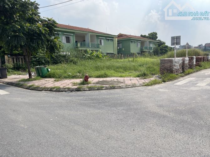 Lô góc 122,6m2 đất đấu giá phường Cự Khối - Mặt phố Hoa Động đường rộng 17m, ngay cạnh trư - 2