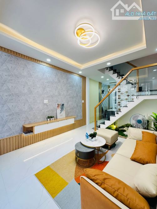 🔥 NHÀ ĐẸP NHƯ MỚI – BẾN VÂN ĐỒN, Q.4 – 64m² – CHỈ 3 TỶ 490 – CÓ THUÊ SẴN 18TR/THÁNG 🔥 - 2