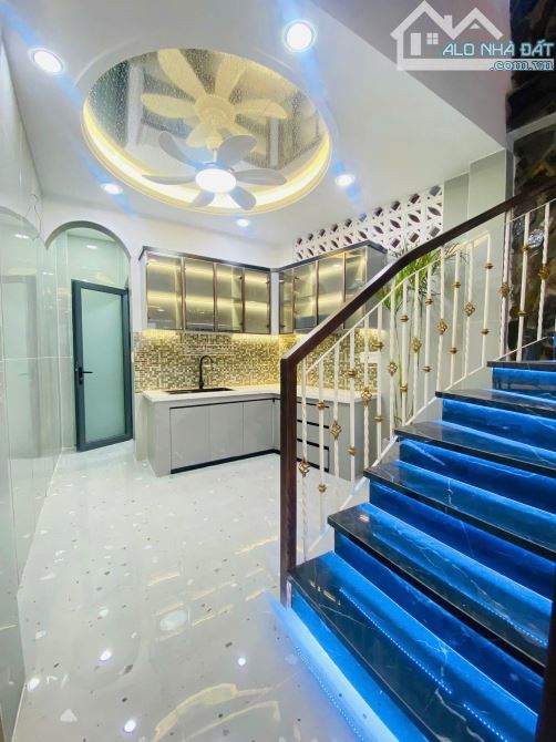 Nhà 1/ Đường Lý Chính Thắng, Q3, DT 56m2 giá 5 Tỷ 450 (TL), Sổ Hồng Riêng - 2