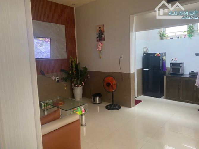Nhà 2 tầng kiệt oto Đoàn Hữu Trưng, gần trường Y Huế - 2