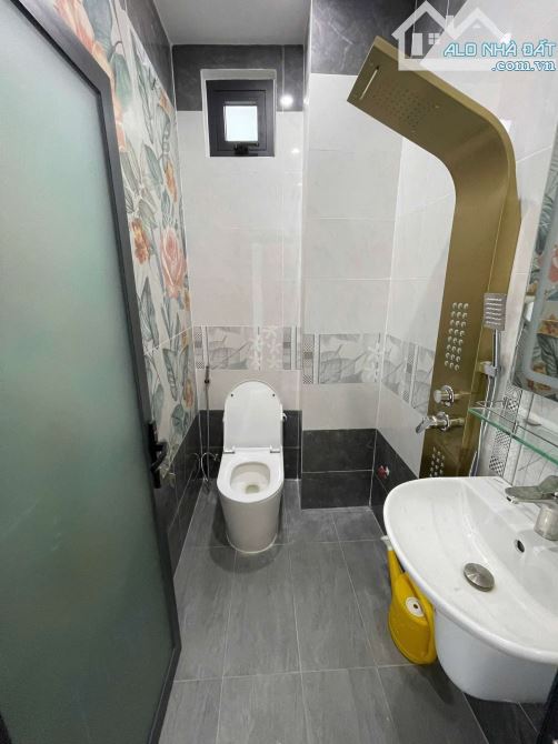 SIÊU PHẨM LÔ GÓC 2 MẶT TIỀN 4 TẦNG XE HƠI VÀO TẬN NHÀ GIÁ 5.TỈ 1 - 2