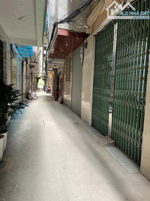 BÁN NHÀ HOÀNG CẦU - VƯỜN HOA 1/6 50m 7 TẦNG THANG MÁY - 15 Tỷ - 2