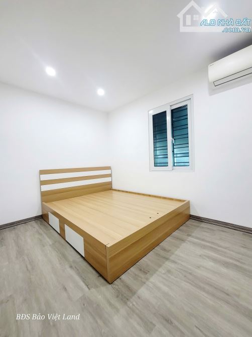 Bán nhà 3 tầng sạch đẹp về ở luôn ngõ 109 Trại Lẻ - 2
