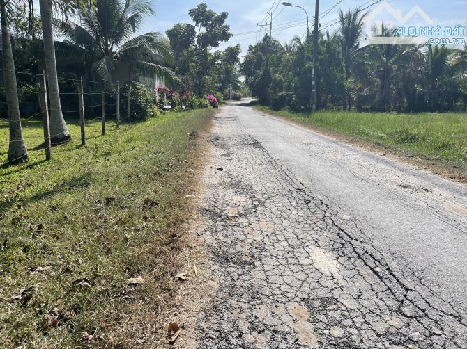 Chủ gửi bán đất xã TLT củ chi. Diện tích 270m2 thổ cư. Giá bán 2 tỷ 200 triệu có bớt. - 2