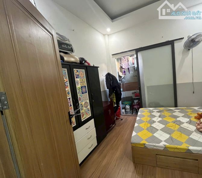 Bán nhà 3 tầng kiệt Núi Thành, DTSD 120m2, cách kiệt ô tô 7m5 chỉ vài bước chân - 2