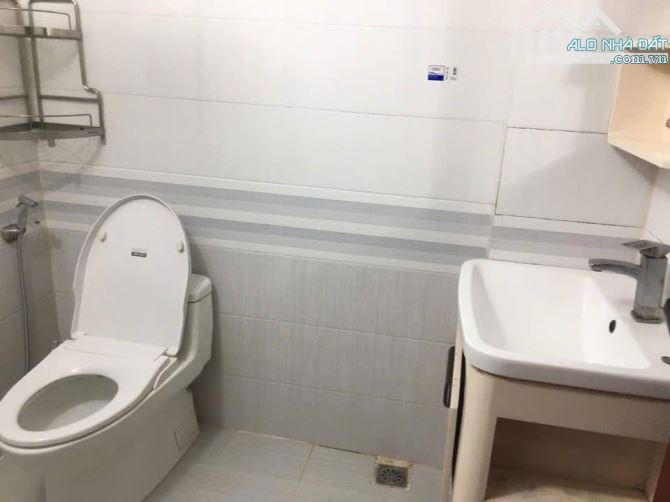 CHO THUÊ NHÀ NGUYÊN CĂN PHỐ ĐỨC GIANG- Ô TÔ ĐỖ GẦN - 4PN - NỘI THẤT CƠ BẢN - Ở HỘ GIA ĐÌNH - 2