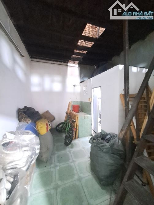 Bán nhà quận 11 - Ngay đầm sen hẻm xe hơi thông - Cấp 4 tiện xây mới 7,7 tỷ - 2