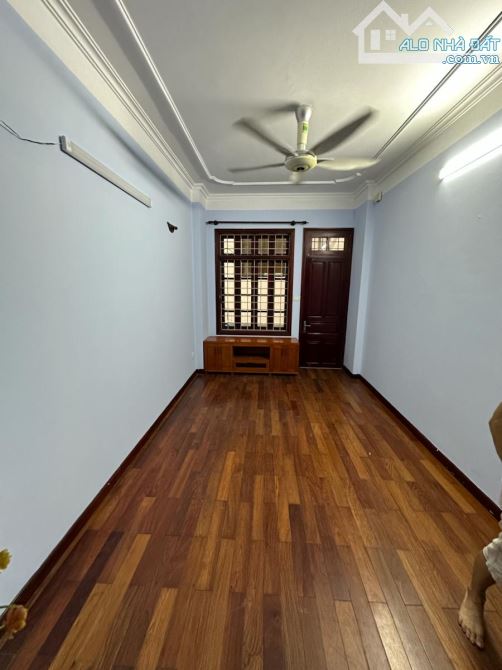SIÊU PHẨM 12Tỷ 35m 5T MT 4m ĐỘI CẤN BA ĐÌNH ÔTÔ 7CHỖ ĐỖ CỬA 15M RA PHỐ ÔTÔ TRÁNH NGÕ THÔNG - 2