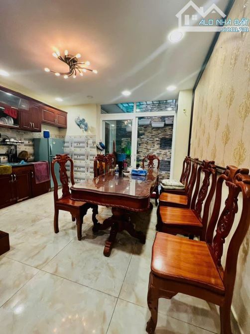 ✨ HẺM XE HƠI! BÁN NHÀ CMT8, QUẬN 10 34m² 2PN - Chỉ 70m ra mặt tiền CMT8. - 2