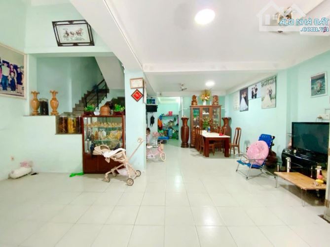 NHÀ BÁN HẺM LẠC LONG QUÂN, P.10, QUẬN TÂN BÌNH. DIỆN TÍCH 84M2 - NGANG KHỦNG - GIÁ CHỈ 12 - 2