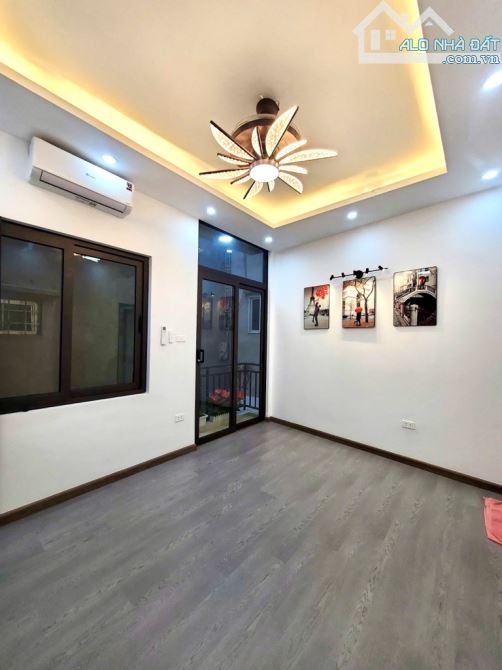 SÁT PHỐ NHÀ ĐẸP XINH LUNG LINH - 10M RA MẶT PHỐ KINH DOANH SẦM UẤT - VÀI PHÚT LÊN HỒ GƯƠM - 2