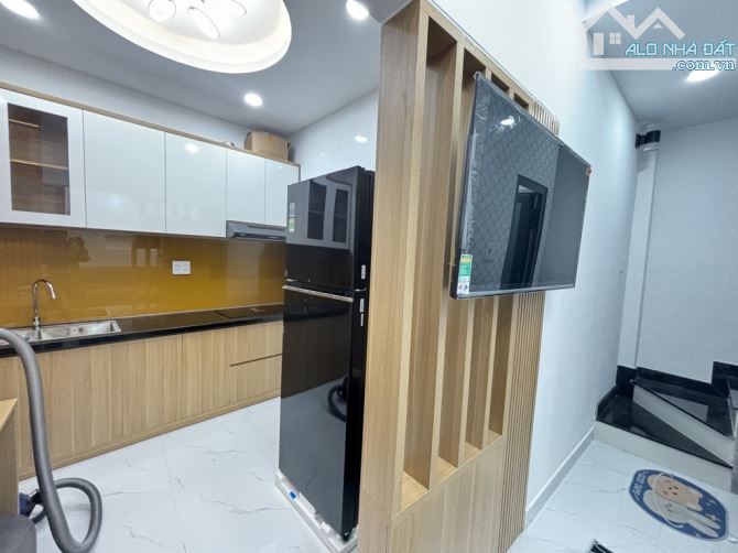 Nhỉnh 3 tỷ có ngay nhà Lê Quang Định - Gò Vấp - 3 phòng ngủ - Tặng full nội thất - 2