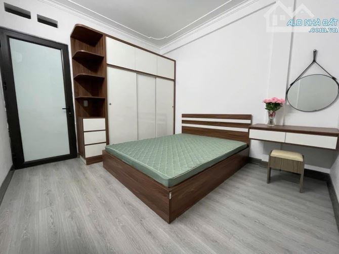 HƠN 4 TỶ CÓ NHÀ KIM GIANG, NHÀ ĐẸP, 3PN, GẦN Ô TÔ, NGÕ THÔNG TIỆN ÍCH BẠT NGÀN.Ở LUÔN. - 2
