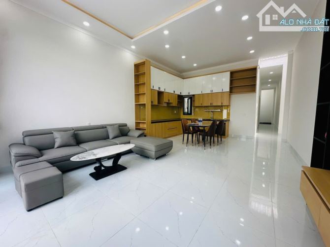 Nhà mặt tiền hẻm 473 cuối Y Mol rẻ trái - 2
