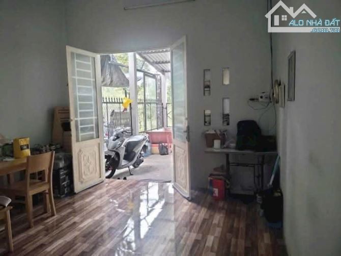 🏡 Cần chuyển nhượng lại căn nhà cấp 4 như hình, nhánh NGUYỄN CHÍ THANH - ĐỒNG KHỞI.   👍 - 2