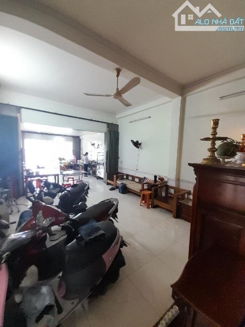 bán nhà mặt tiền chợ sinco bình tân (5x200) 3 tầng 11,5 ty nhà đẹp vào ở ngay. - 2
