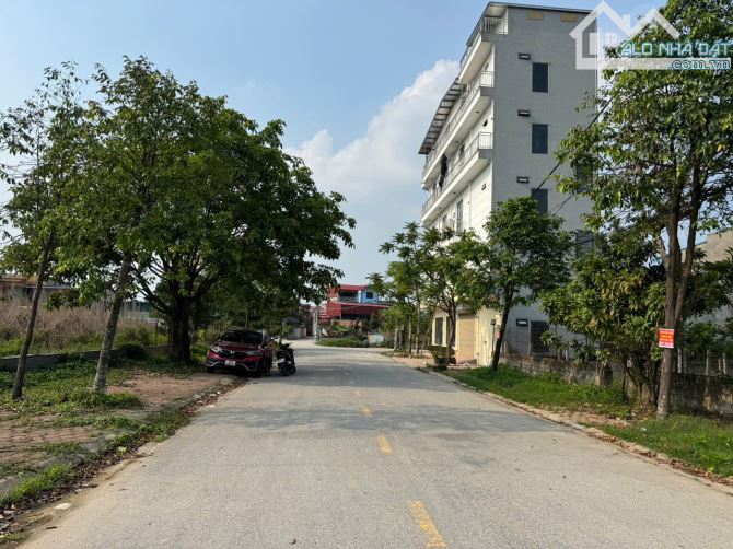 Bán Lô Góc Trà Xuyên . dt 95m . mt 5m . hướng T & B . giá 8ty750 - 2