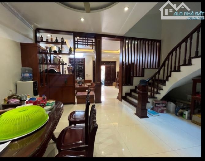 Biệt Thự Yên Thường/ 12.8 Tỷ / 120/153 M2. Mặt tiền 6.5m - 2