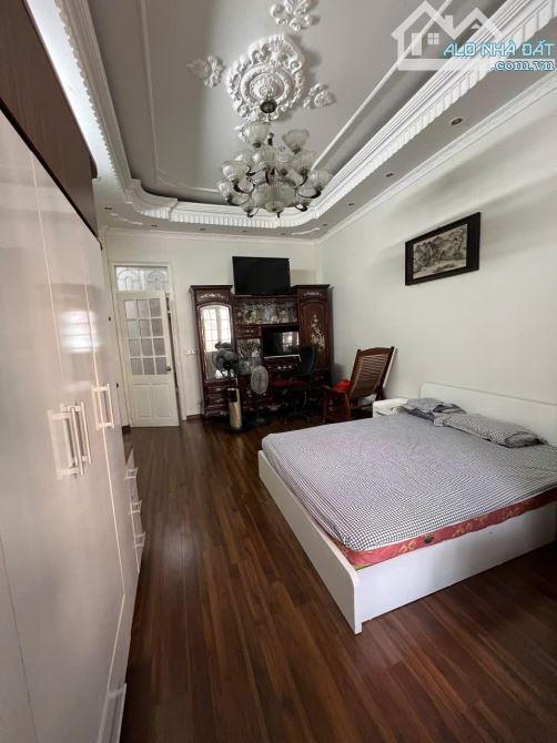 BÁN NHÀ ĐẸP MẶT PHỐ NGUYỄN TƯ GIẢN-70M2, 5 TẦNG, MẶT TIỀN 4M-GARA Ô TÔ - 2