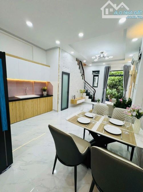 Nhà đẹp - Tặng nội thất - 30m2 - Sát mặt tiền Lê Quang Định - GV- Sổ vuông vức - Nhỉnh 5tỷ - 2