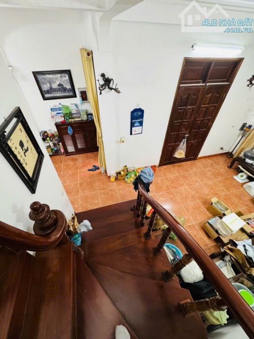 Nhà cán bộ xây - Bán chuyển đổi về gần con - Ngõ 4m ô tô thông các phố - Kinh doanh tốt - 2