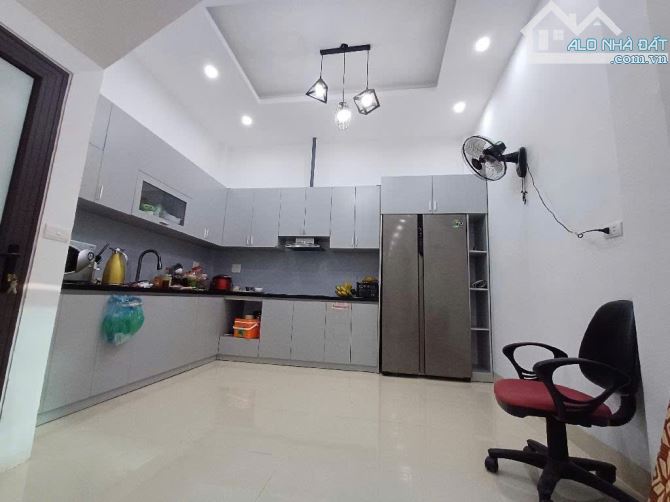 BÁN NHÀ PHỐ VĨNH HƯNG - HOÀNG MAI - MẶT NGÕ THÔNG - 59M2 - 4P NGỦ - HƠN 5 TỶ - 2