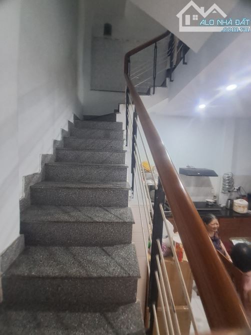 Cần bán nhà 2.5 tầng đường trần Cao Vân - 2