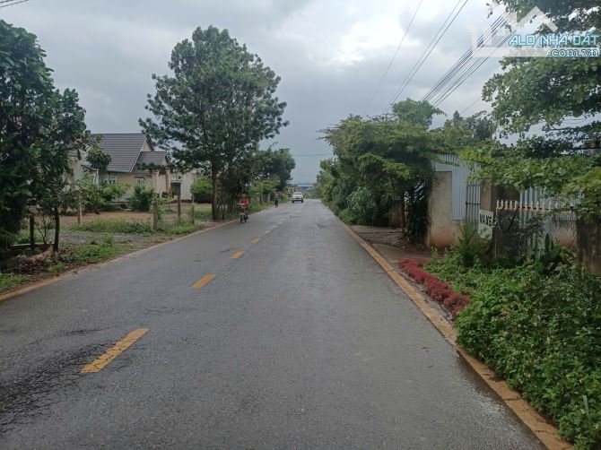 Bán đất mạt tiền DH1 kinh doanh buôn bán Dt 10x100m tc196m2 giá 3ty - 2