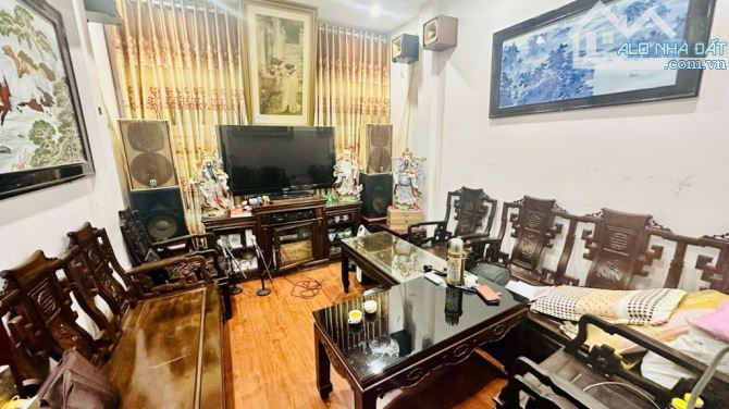 Bán căn phân lô ô tô vào tận cửa, đường Láng - Đống Đa, tầng 1 kinh doanh tốt. - 2