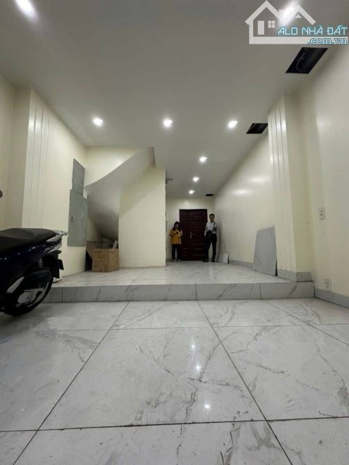 Nguyễn Thái Học, 76m, 8ngủ, Thang máy, Kinh doanh tốt, Nhà mới đẹp ở ngay, Sổ vuông vắn - 2