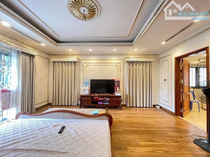BÁN BIỆT THỰ PHỐ THÁI HÀ - LÔ GÓC 184M² - MT 12M - GARA Ô TÔ - KINH DOANH - GIÁ CHỈ 46 TỶ - 2