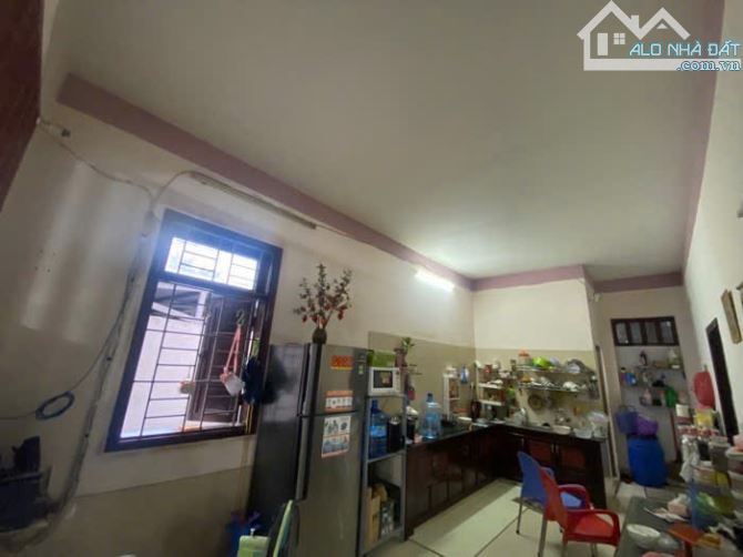 BÁN BIỆT THỰ TẶNG DÃY TRỌ CÓ THU NHẬP - 409m2 - HẺM XE HƠI - 24 TỈ - 2