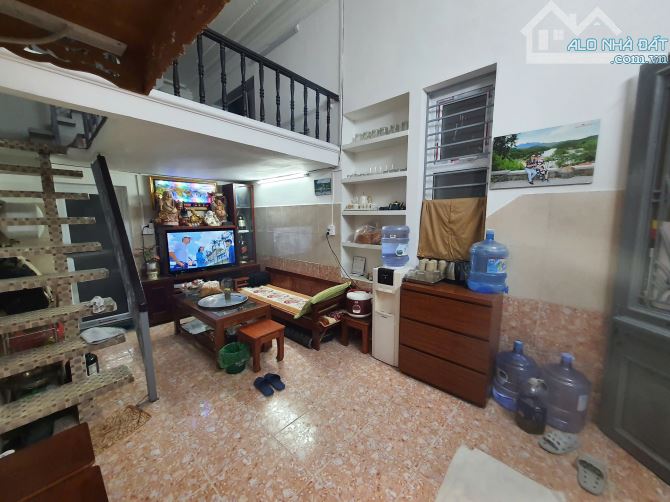 Bán nhà 3 tầng 36m², 4PN, 3WC, Nghi Tàm - Tây Hồ - 7.6 tỷ - 2