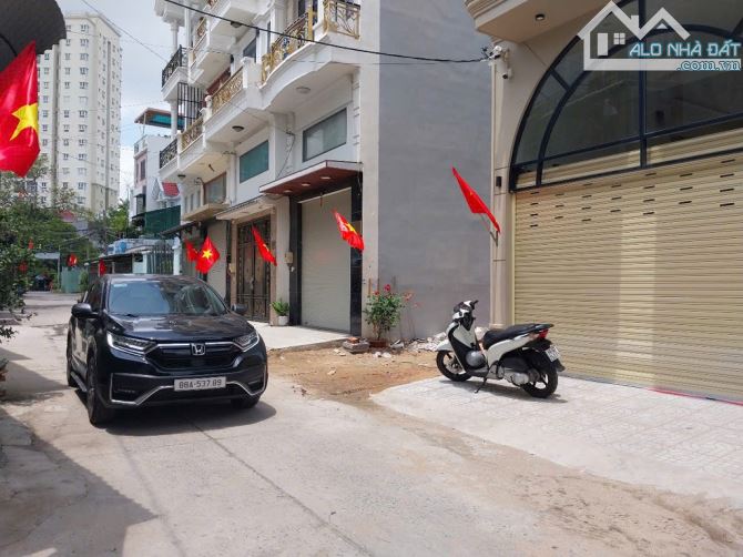BÁN TOÀ CHDV - HẺM XE TẢI - TRẦN THỊ HÈ -100M2 - 5 TẦNG - THANG MÁY - PCCC - GIÁ 9,5 TỶ - 2