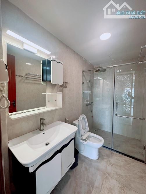 BIỆT THỰ MỚI ĐẸP NẰM TRONG KHU PHÂN LÔ KIM ĐỒNG. YÊN TĨNH, THOÁNG MÁT,  THANG MÁY NHẬP - 2