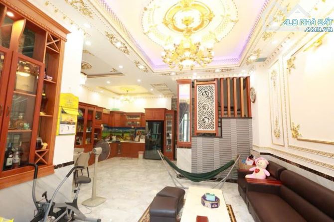 Bán nhà Thái Thịnh 57m2 ngõ oto kinh doanh tốt sát mặt phố 20 tỷ - 2