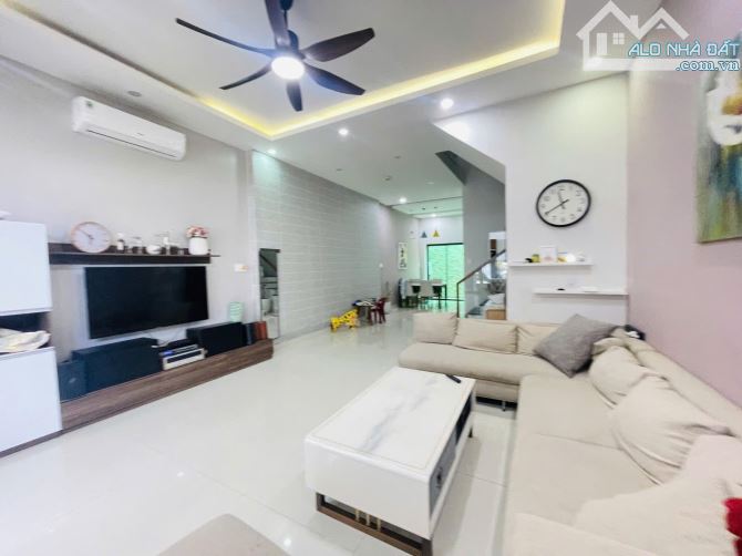 Bán Nhà Kiệt Dương Thị Xuân Quý - Ngũ Hành Sơn - 20tr/tháng, oto đỗ ngày đêm, DT 102m2 - 2