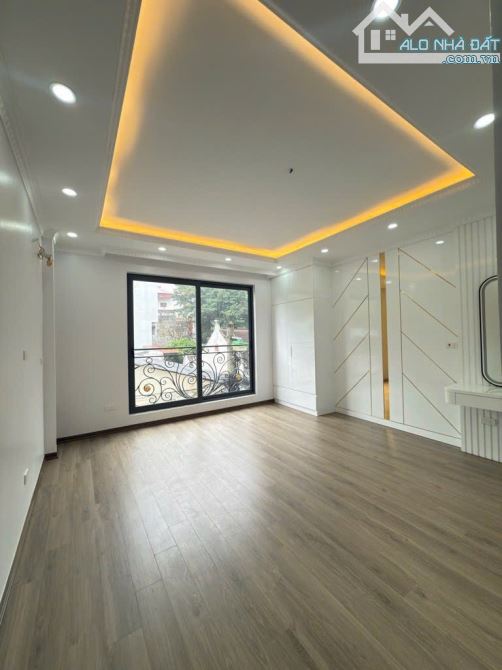 Nhà Đẹp Cầu Giấy. 36m2 x6 Thang máy .oto đỗ cửa - 2