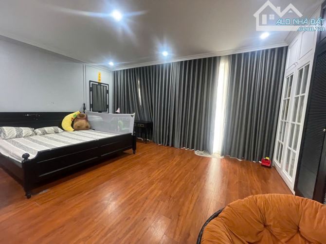 BÁN NHÀ PHỐ TÔN ĐỨC THẮNG - 103M² - MT 8M - PHÂN LÔ Ô TÔ TRÁNH - KINH DOANH - GIÁ 26,8 TỶ - 2