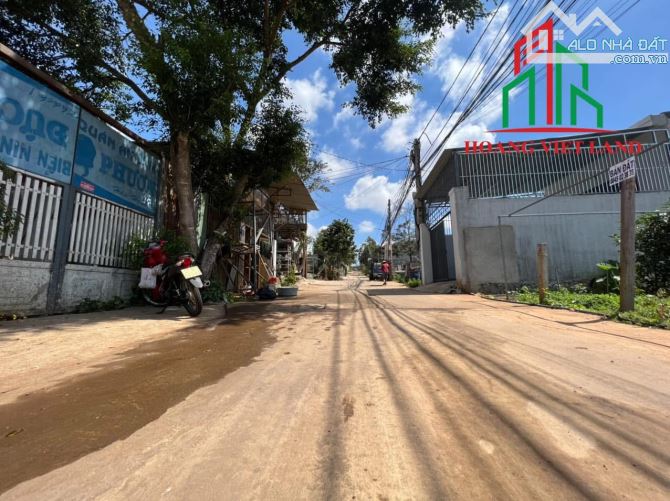 BÁN ĐẤT HẺM 246  Y MOAN - P. TÂN LỢI. DT 10x23m - TC 50m2 - HƯỚNG ĐÔNG. GIÁ 5,2 TỈ - 2