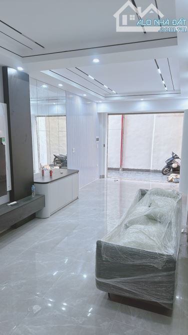 BÁN NHÀ ĐƯỜNG HỒNG TIẾN - OTO - THANG MÁY , GIÁ 13 TY - ĐẸP LONG LANH - 2
